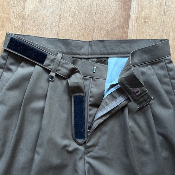 Estudio Niksen Answer Velcro Strap Pintuck Pants - Picture 5 of 9